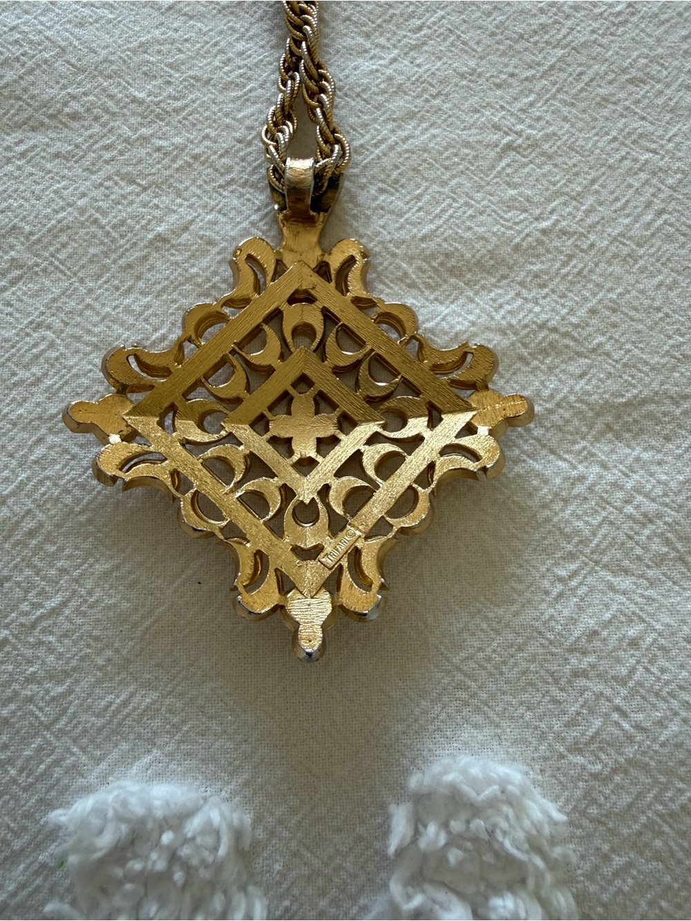 Gold Ornate Filigree Pendant Necklace - Women Jewelry - Picture 2 of 8